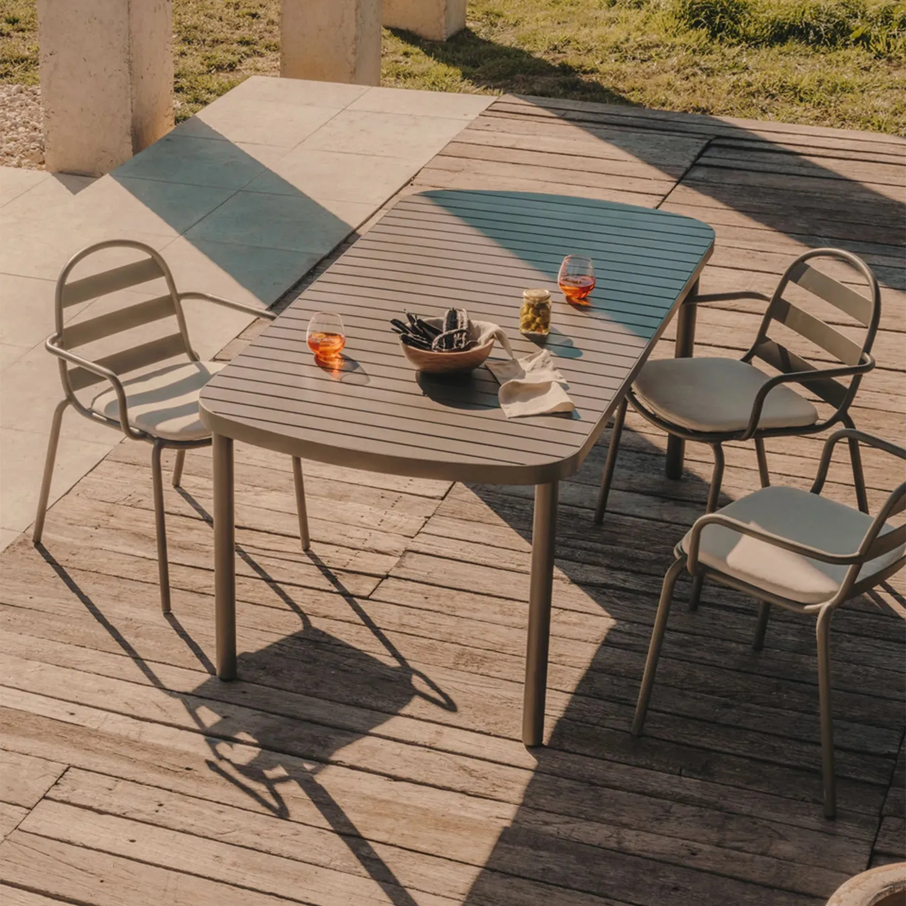 Joncols Outdoor Dining Chair - Green