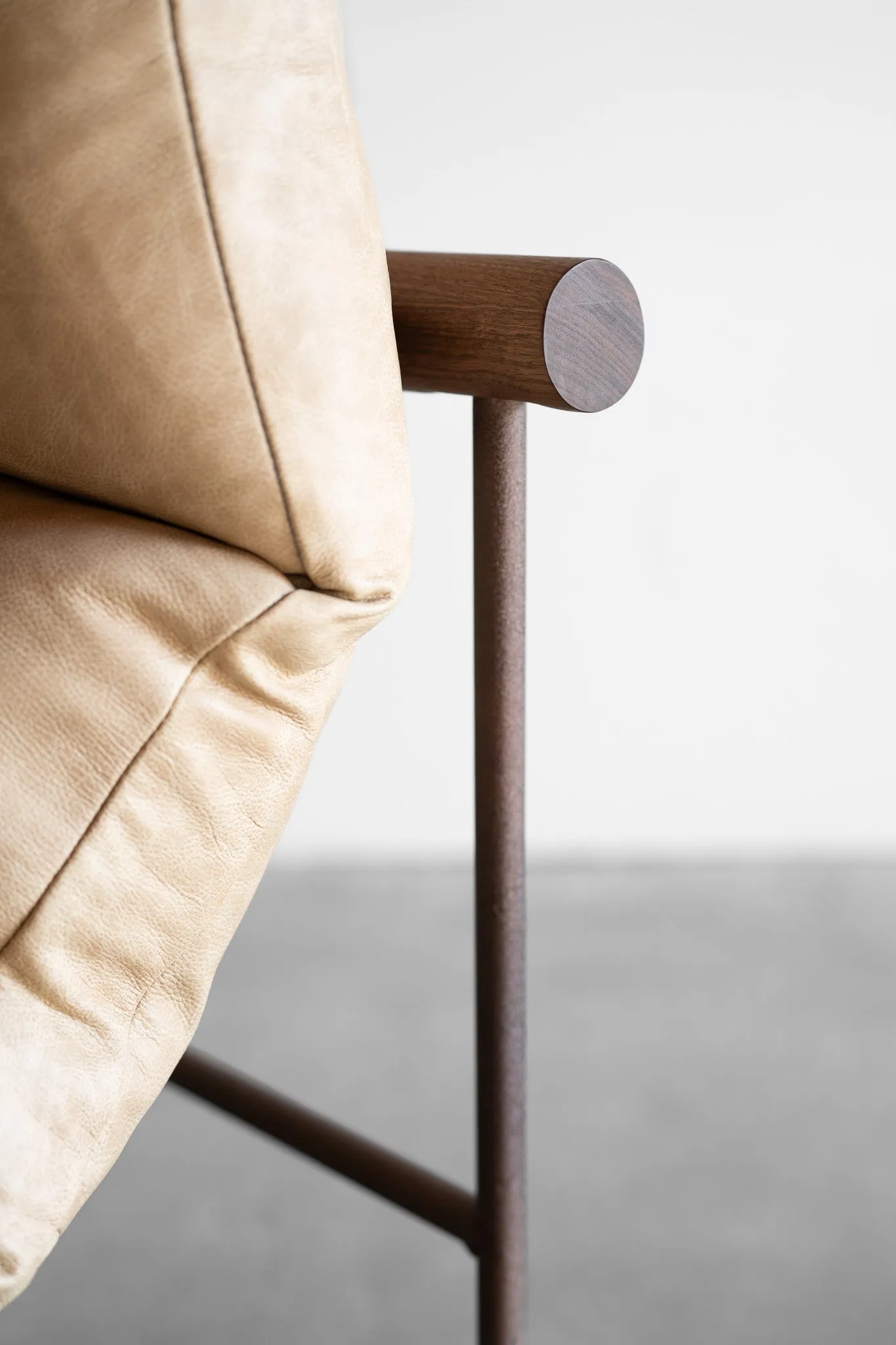 Leather Rosa Lounge Chair | STOCK