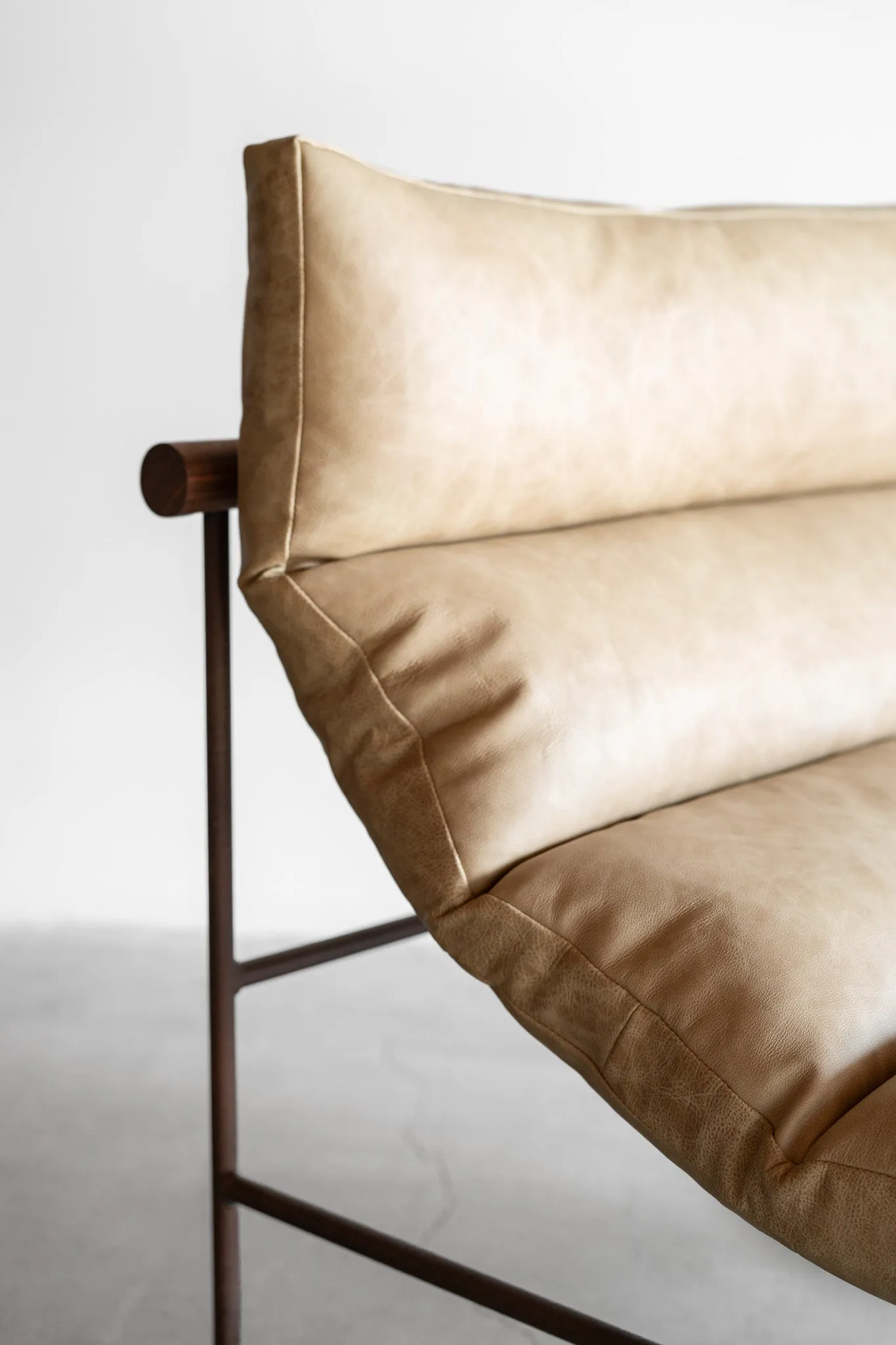 Leather Rosa Lounge Chair | STOCK