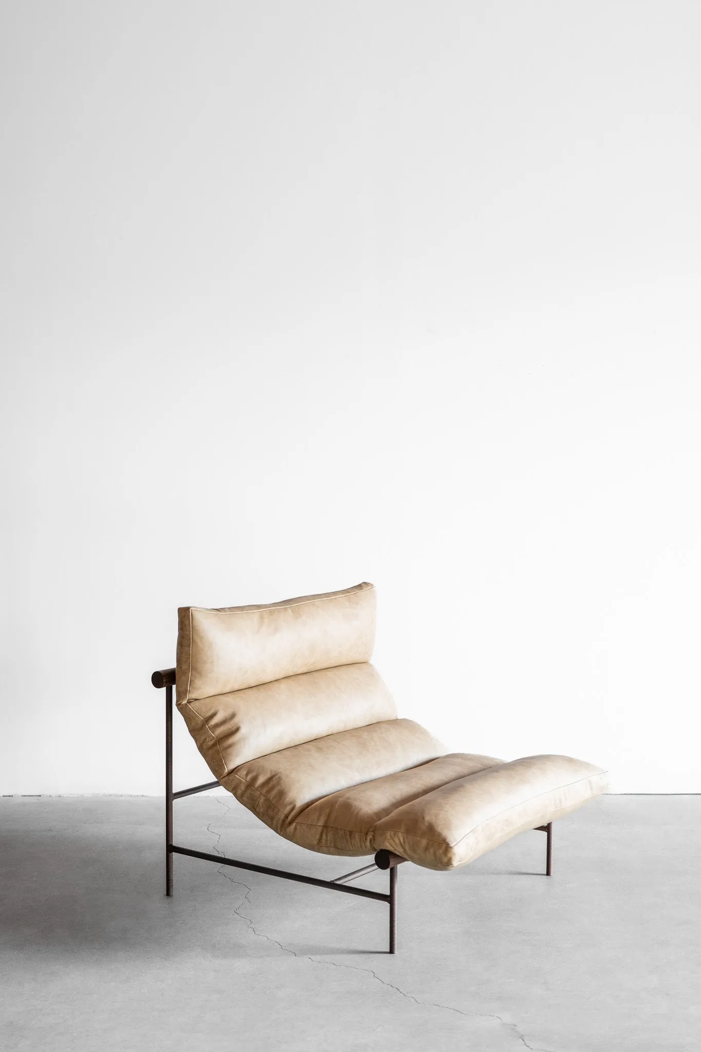 Leather Rosa Lounge Chair | STOCK