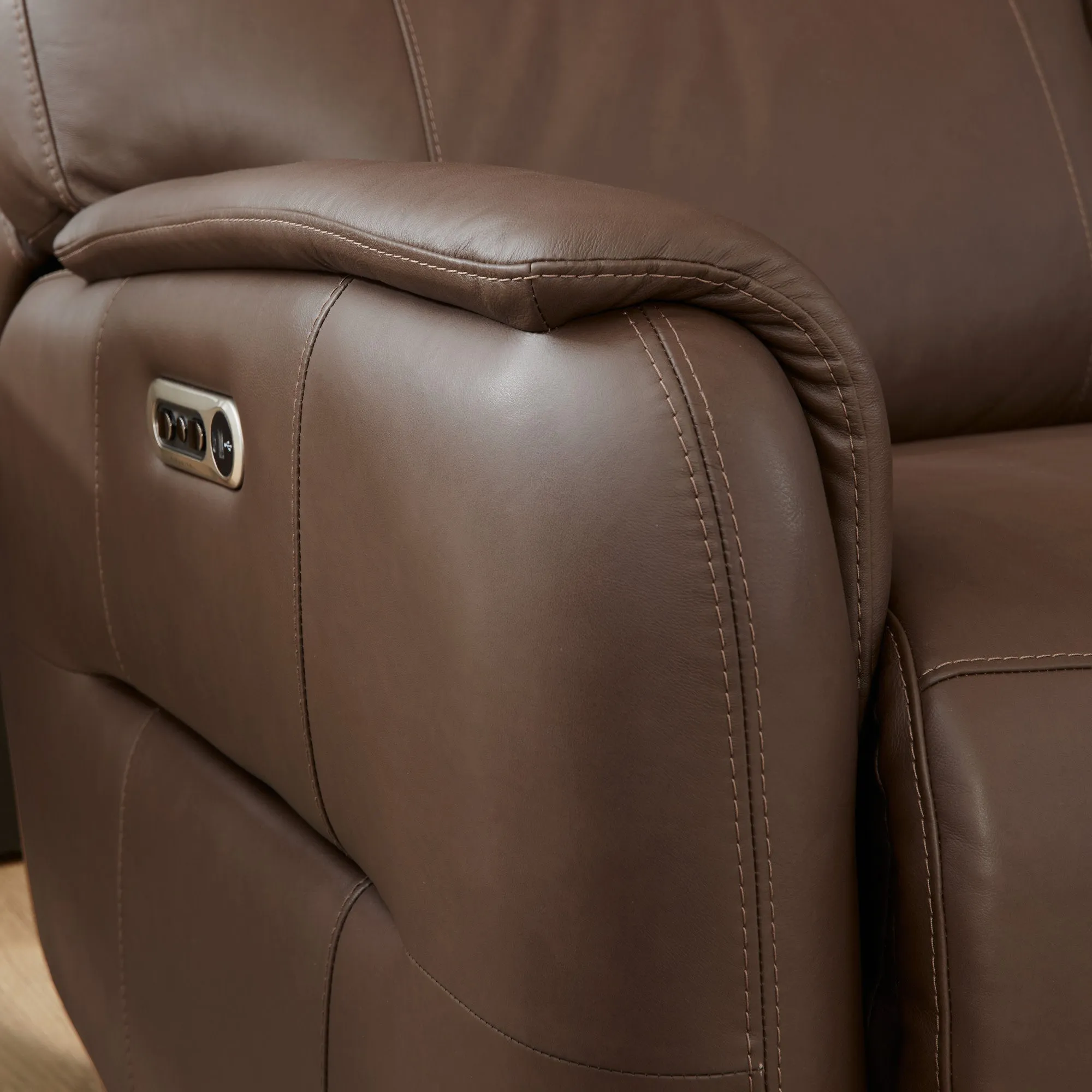 Wilson CafÃ© Leather Power Reclining Loveseat with Console and Power Headrests